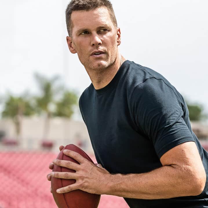 Under Armourさんのインスタグラム写真 - (Under ArmourInstagram)「You’ve never experienced a shirt this comfortable. Designed together with @tombrady, the Greatest (Tee) ever features an innovative, stretch-engineered material that allows for a full range on motion. Hit link in bio to shop.」9月10日 23時00分 - underarmour