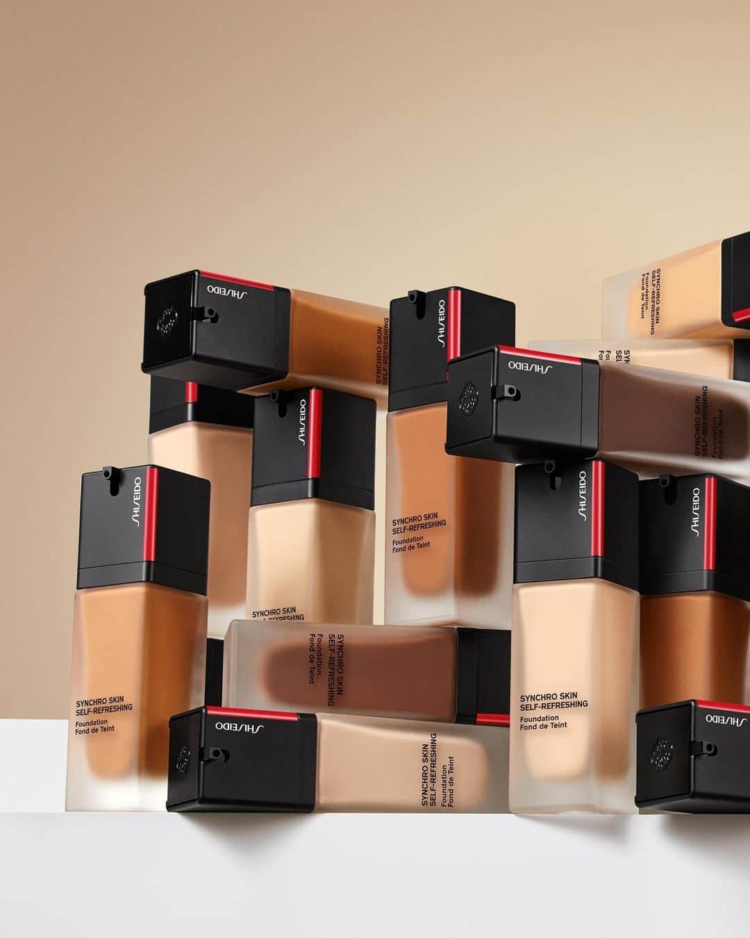 資生堂さんのインスタグラム写真 - (資生堂Instagram)「Made for everyone, everywhere. Our intuitive system makes finding a flawless foundation match easier than ever. Choose from 30 true-to-you shades. #ShiseidoMakeup #SynchroSkin」9月10日 23時03分 - shiseido