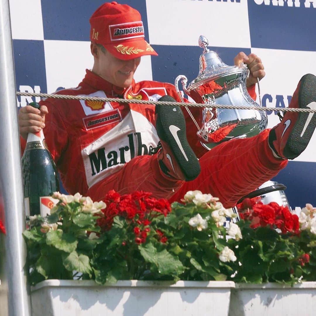 ミハエル・シューマッハさんのインスタグラム写真 - (ミハエル・シューマッハInstagram)「The start of a winning streak which finally brought the driver‘s and constructor’s title for @scuderiaferrari - #OnThisDay in 2000, Michael wins the Italian Grand Prix in @autodromonazionale_monza. Not even one month later he is crowned @f1 world champion. #KeepFighting 🏎  Michael gewinnt in Monza, heute vor 20 Jahren, und holt sich und Ferrari keinen Monat später endlich den WM-Titel. #ForzaFerrari」9月10日 23時21分 - michaelschumacher