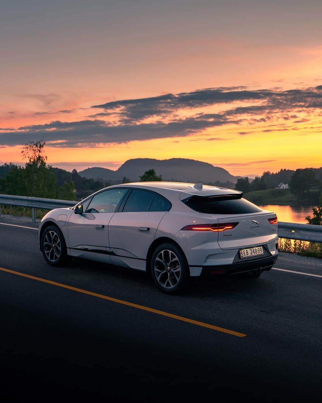 Jaguarさんのインスタグラム写真 - (JaguarInstagram)「The best way to enjoy the sunset is without a sound. 📷:@IamNordic  #Jaguar #IPACE #Electric #EV #Premium #Luxury #Performance #SUV #AWD #ElectricCars #CarsofInstagram #Norway」9月10日 23時17分 - jaguar