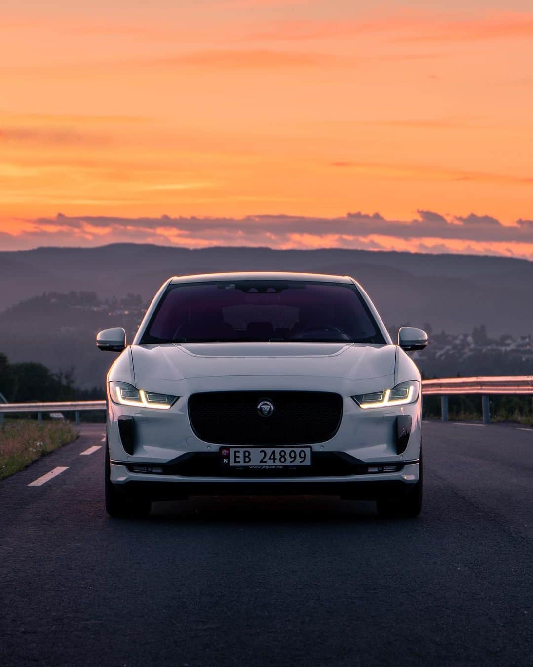 Jaguarさんのインスタグラム写真 - (JaguarInstagram)「The best way to enjoy the sunset is without a sound. 📷:@IamNordic  #Jaguar #IPACE #Electric #EV #Premium #Luxury #Performance #SUV #AWD #ElectricCars #CarsofInstagram #Norway」9月10日 23時17分 - jaguar