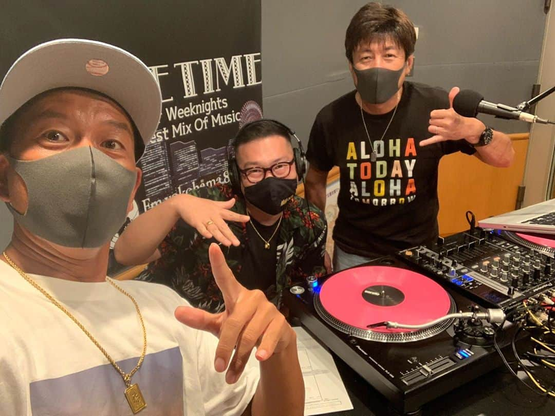 MIGHTY CROWNさんのインスタグラム写真 - (MIGHTY CROWNInstagram)「Thanks for the love @djkurihara @djmikado  always welcome di I with good vibes .  So many genres of music, so many competition, it’s such a pleasure able to play #reggae #dancehall & bit of #hiphop on this nationwide platform  Is a good look ! #fmyokohama #primetime #mightycrown  #musicislife  いつも暖かく迎えていただき感謝 #rajiko #ラジオ　#エフヨコ　 #プライマー　サウンドエフェクト うるさいって言ってた人達　すんまそーん　バイブス上がり過ぎて 押しちゃうんです😂 聴いてくれた皆さん　 ありがとうございました　 #音楽で癒す #healwithmusic」9月10日 23時25分 - mightycrown