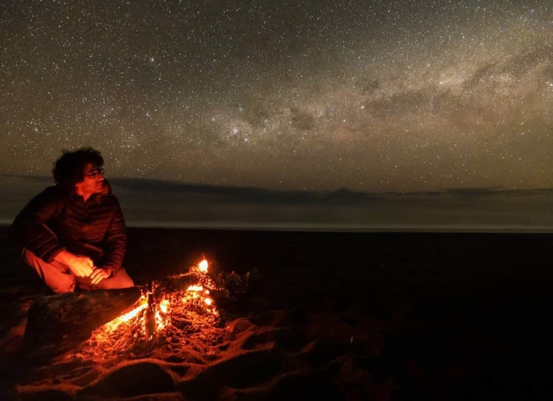 ナショナルジオグラフィックさんのインスタグラム写真 - (ナショナルジオグラフィックInstagram)「Photo by @babaktafreshi “The view to the night sky is shared by many, unhindered by borders or boundaries. Back on Earth, boundaries have long been associated with territory–fought over and shifted in the name of politics, religion, economy or race—but it is the view of our planet from space that reveals the true nature of our cosmic home, a borderless world divided only by land and sea. Under the single eternal roof of the night sky, we all belong to one family inhabiting one single planet.” Excerpted my book "The World at Night." Explore more with me  @babaktafreshi.  #twanight #onepeopleonesky #peace #inspiration」9月10日 23時37分 - natgeo