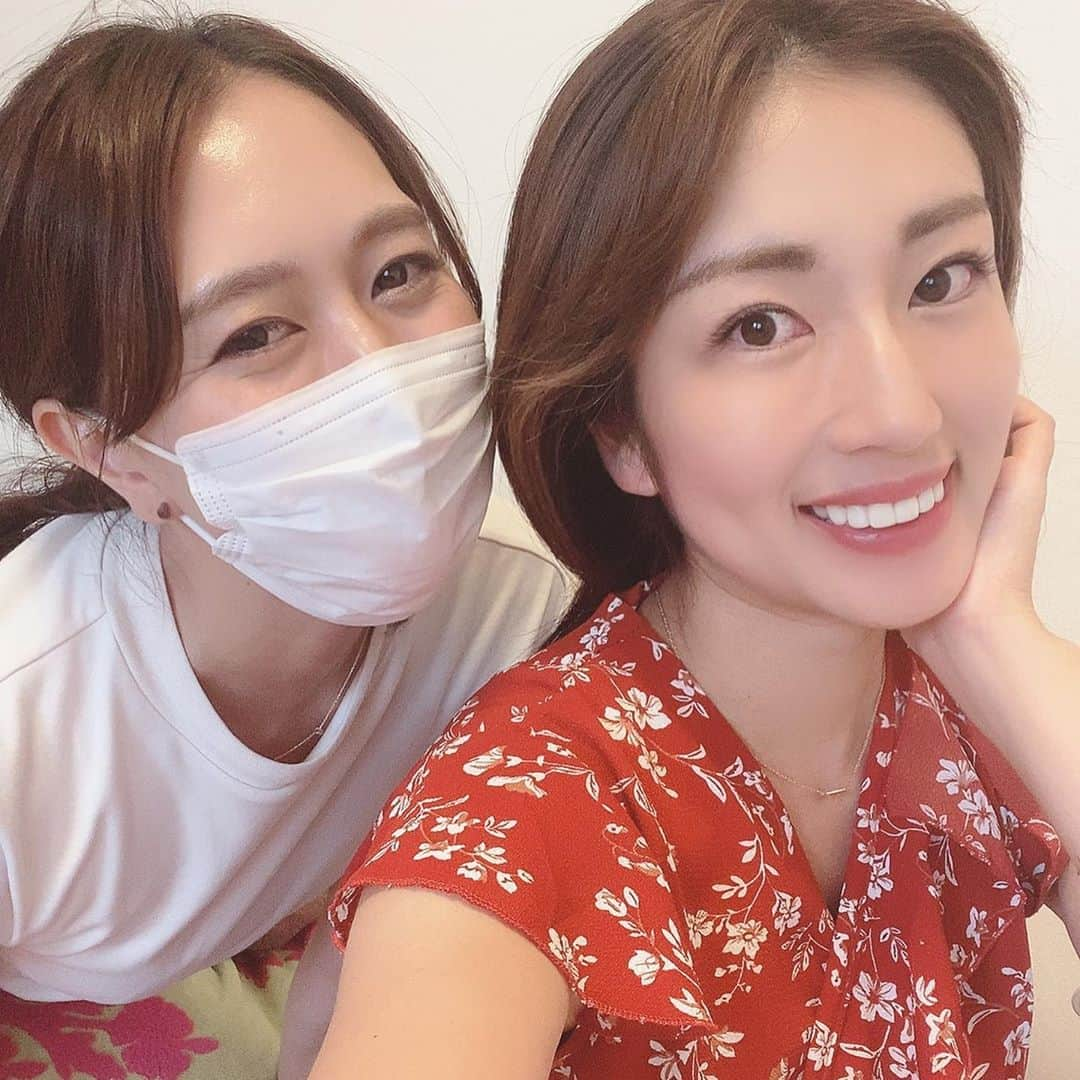 庄司ゆうこさんのインスタグラム写真 - (庄司ゆうこInstagram)「今日はあいちゃんのお誕生日お祝い🎂🥂🎉 昨日が誕生日だったあいちゃんはお酒ガンガン飲んでたみたいで、今日のランチは二日酔いで参上！笑 起きれてよかったよかった。🤣 PSYでナンバー1にポジティブ女子🤣 そこまでポジティブで大丈夫？ってこっちが心配になっちゃう🥺笑 今日も安定のマシンガントークでみんなを笑わせてくれました🤗 ランチ後はまつエク❣️ まつ毛復活して嬉しい😆 #誕生日#ランチ会#ハッピーバースデー#お祝い#psy古株メンバー#ヨガインストラクター#美人インストラクター#ポジティブスターヨガ#シロノニワ#恵比寿ランチ#ランチ中#爆睡#ももちゃんです🤗」9月10日 23時44分 - yuko.shoji