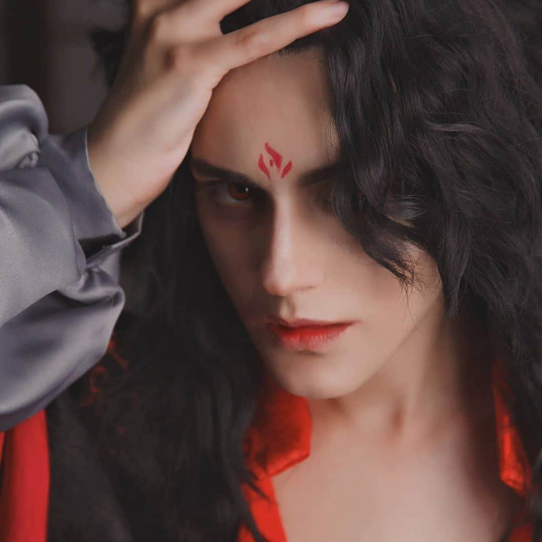 Gesha Petrovichさんのインスタグラム写真 - (Gesha PetrovichInstagram)「Happy Donghua Day😂😂 🌶️Scum Villain Self Saving System🌶️  Ph @diemaru  Wig @geshacos  Me as Luo Binghe @cain_reliant  as Shen Qing Qiu Subscribe for more 👇 Patreon.com/GeshaCos」9月11日 0時02分 - petrovichgesha