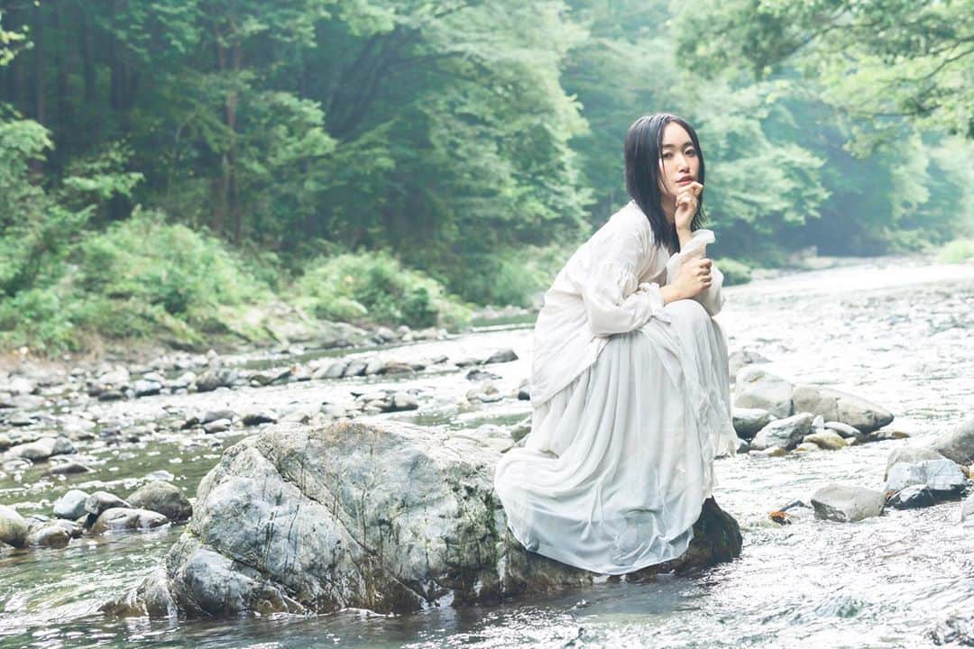 江守沙矢さんのインスタグラム写真 - (江守沙矢Instagram)「お知らせ！ 明日9/11 112:00〜13:00   渋谷のラジオにゲスト出演させていただきます☺️ ラジオでお話したことがあまりないのでちょっぴり緊張しております。 きいてねー！  渋谷のほんだな  12〜13時生放送 https://note.com/shiburadi/m/m15d017a7a050  【↓検索してねん】 渋谷のラジオの聞き方 https://shiburadi.com/kikikata.php  #ゆうばり国際ファンタスティック映画祭  #ゆうばり映画祭  #映画祭　#お知らせ　#お知らせ　#おねがい　#拡散希望　#1日1えもり　#ゆうばり国際ファンタスティック映画祭2020 #東京カメラ散歩 #カメラを持って旅に出よう　#traveljapan #travelphotography  #カメラ女子  #ポートレート #カメラがある生活 #ポートレート生活　#木漏れ日ポートレート  #portrait #カメラを持って出かけよう #japanesegirl #季節のポートレート #カメラのある生活 #カメラ好きな人と繋がりたい #写真好きな人と繋がりたい　#ポートレート好きな人と繋がりたい #人を撮りたい　#何気ない毎日が幸せ　#透明感のある世界 #日々是好日」9月11日 0時17分 - saya_emori