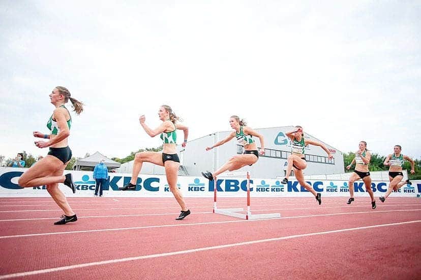 Paulien COUCKUYTのインスタグラム：「Ready to attack those hurdles one more time for season 2020!  📍Poznan, Poland 🇵🇱  . Too nice picture taken by @tomassisk at the @nachtvdatletiek ! 🙏🏼⭐ . . . #400mhurdles #trackandfield #competition #readytorace #enjoyingtheprocess #poznanathleticsgrandprix」