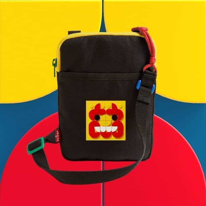 のインスタグラム：「Stacked for creativity and fun. Build your own designs with our customizable LEGO Group and Levi’s® pieces. Launches on 10/1. #LEGOxLevis ©2020 The LEGO Group」