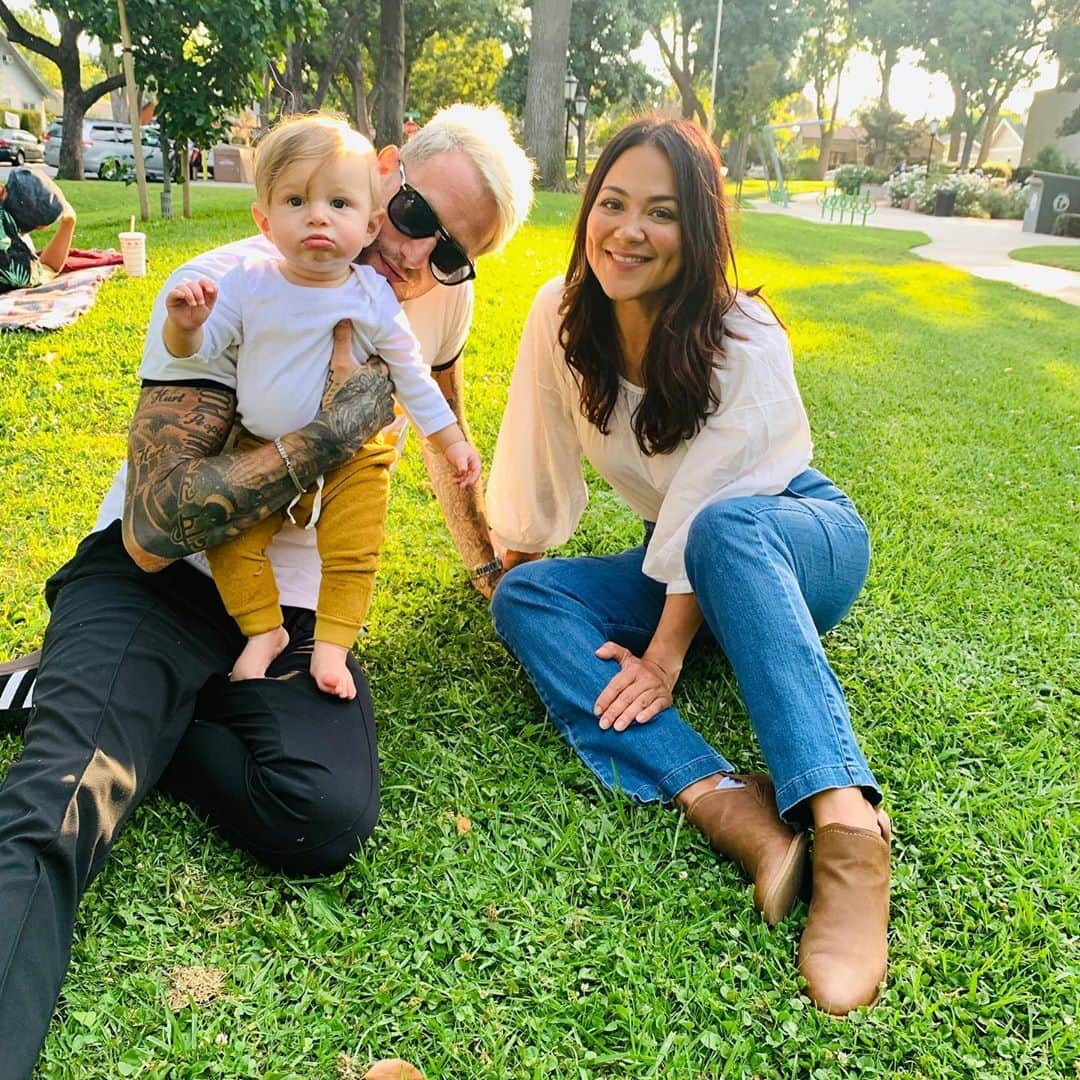カミーユ・グアティのインスタグラム：「#tbt #familytime」