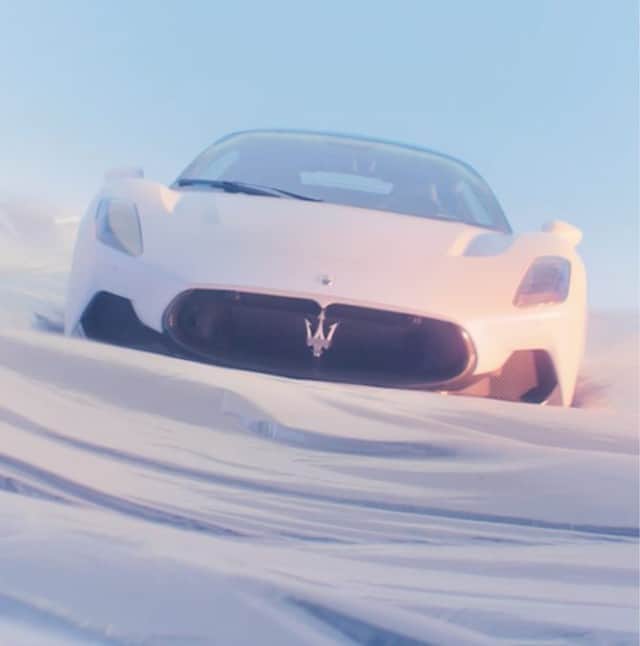 Maserati Japan | マセラティ ジャパンのインスタグラム：「Introducing the MC20, the new Maserati super sports car that drives us into a brave new future. The first of its kind.  #MaseratiMC20  #Maserati」