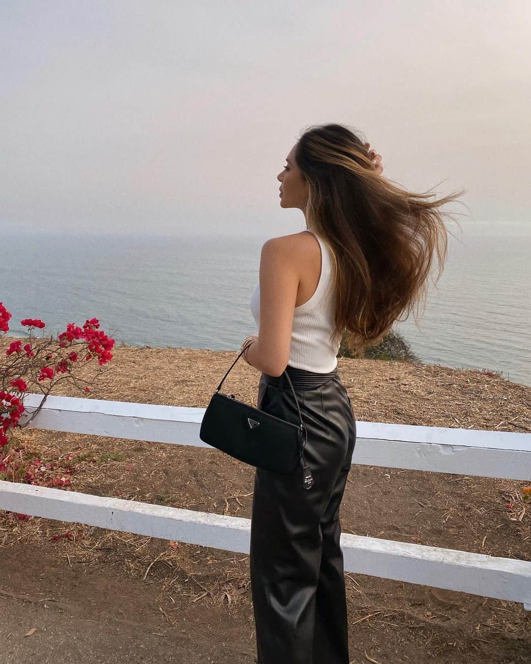 Marianna Hewittのインスタグラム：「are we ready for fall clothes? 🍂」