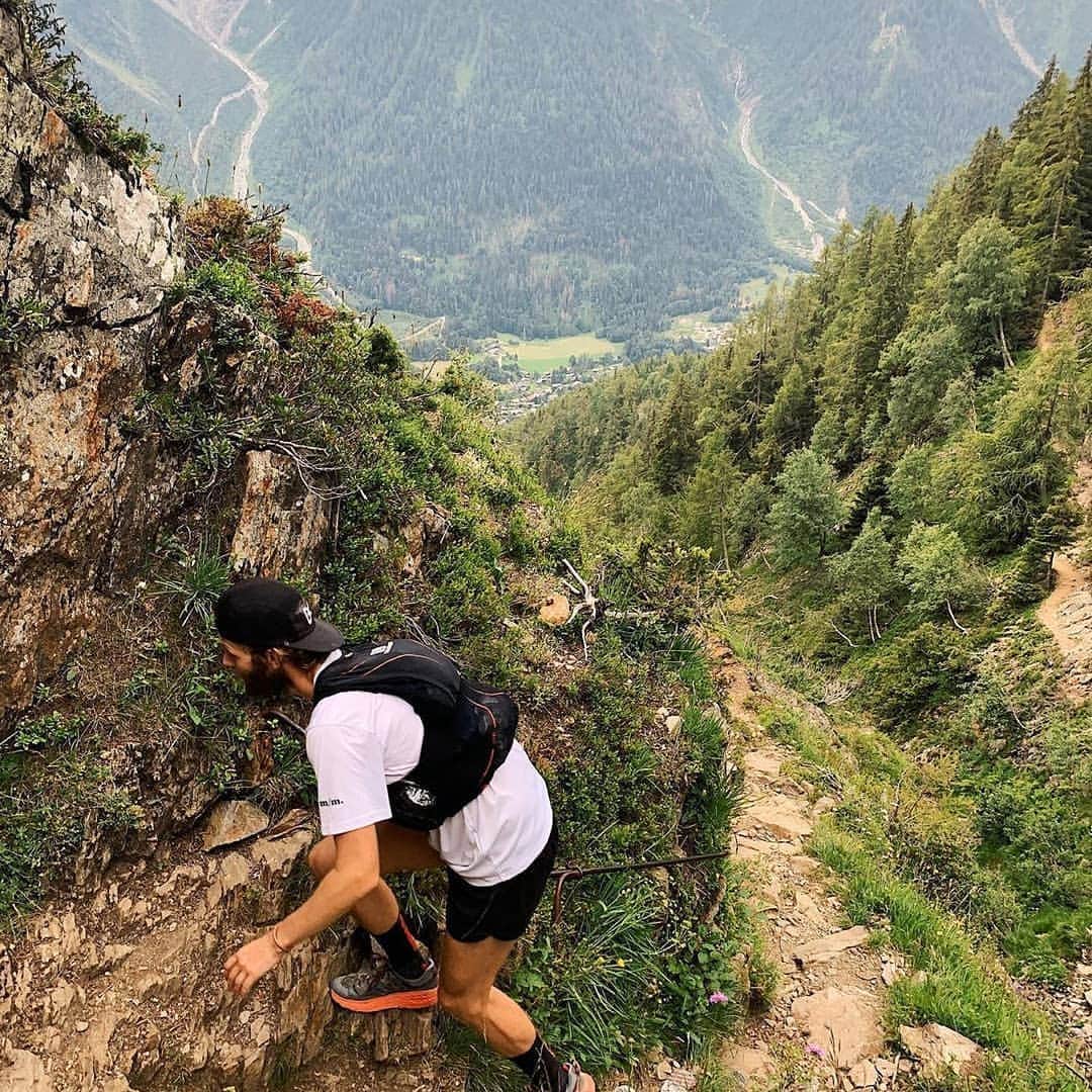 ホカオネオネのインスタグラム：「3200m in the legs in 3 days. Time for a little rest before a big weekend 🏔" - HOKA Fan @runningwithemi #TimeToFly」