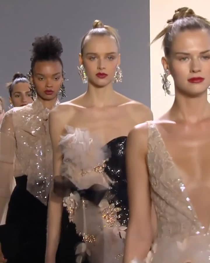 Fashion Weekのインスタグラム：「Our countdown to Fashion Month is officially on! @NYFW: The Shows kicks it off September 13th and is giving you front row access like never before — no matter where you are! Tap the link in bio to sign up for exclusive access to this season's #NYFW runways, presentations, panels and more.⁠⠀」