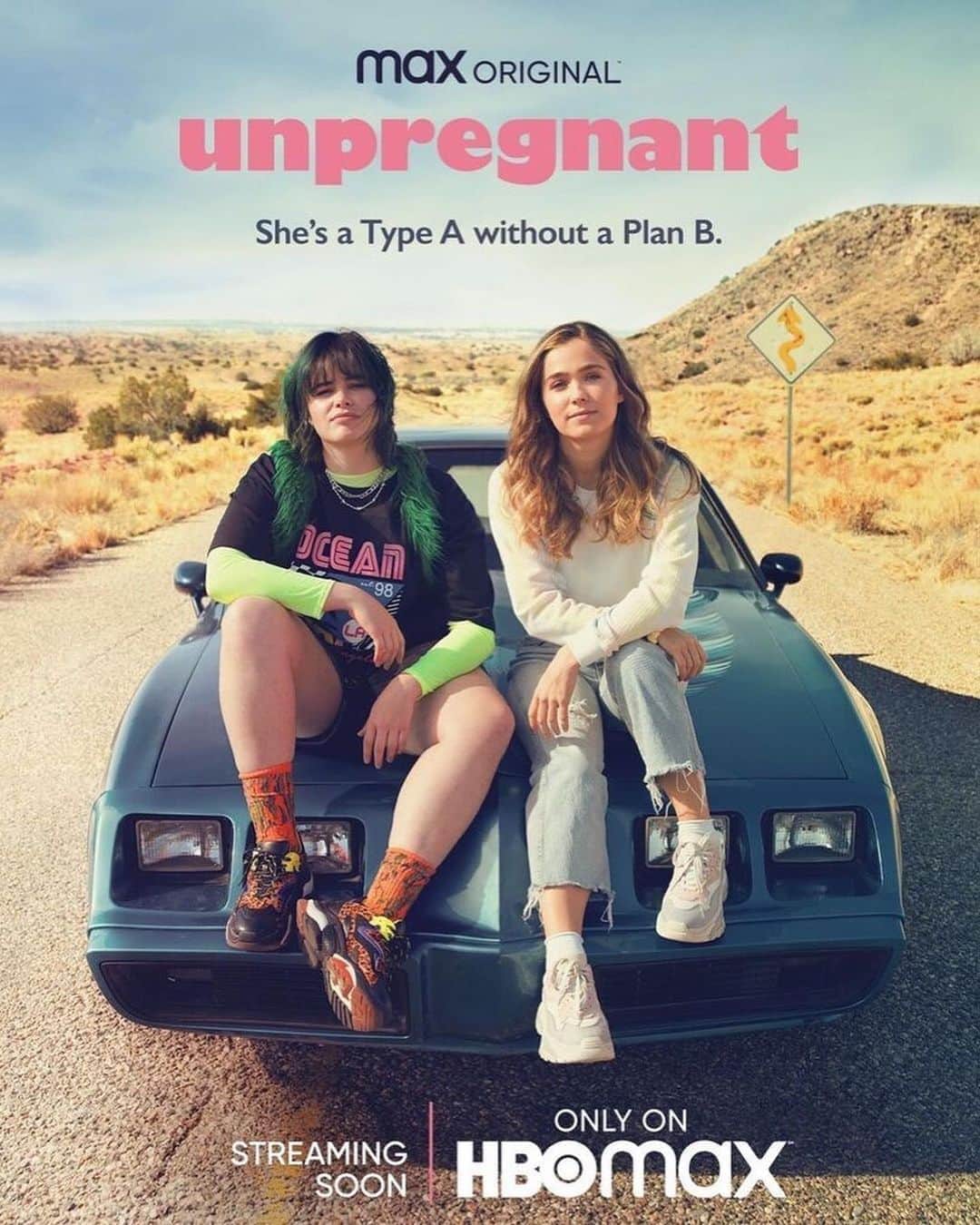 ブレッキン・メイヤーのインスタグラム：「Very excited for y’all to see this. I’m in it a lil bit but really @barbieferreira & @haleyluhoo carry this very different Road Trip (yeah I said it!). Oh and the mythical and fantabulous @thegiancarloesposito is in it! Nuff said. #unpregnant UPDATE: sorry for not mentioning ITS OUT NOW! Like right NOW! Stop looking at people magically switching their outfits to music and go watch!!!」