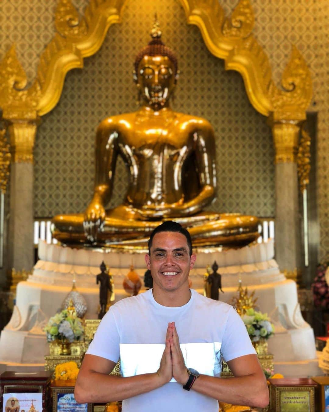 ハイメ・ヒメネスのインスタグラム：「... Lo que eres es lo que has sido.  Lo que serás es lo que haces a partir de ahora. #buda #motivacion  #futuro 💪🏻🙏🏻😉 . . . . . . . . . . .  #buda #frases #thailandia #viajarporelmundo #valdepeñerosporelmundo #thailand #recuerdosbonitos #traveltheworld #memories」