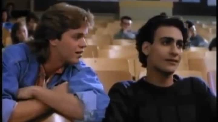 マイケル・ベンヤアーのインスタグラム：「#TBT to my first acting job ever. #21JumpStreet where I made a bet with my buddy Jason Lively @1lively1 (one of the #Rustygriswold kids) about a “mysterious new kid” in the school who happens to know a lot about the law for a high school kid, like as much as an undercover cop…. Played by @johnnydepp as #officertomhansen who was undercover as “Tom Whalen” the levels go deep … the episode was directed by newcomer #davidnutter, who’s gone on to directing the pilots of many hit shows….. #80’stv #johnnydeppfans #deppgrieco #griecodepp #80smovie #hollywoodnorth #jumpstreetchapel #lovethathair」