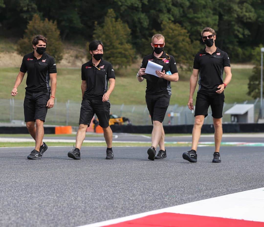 ロマン・グロージャンのインスタグラム：「Can't wait to drive the @mugellocircuit」