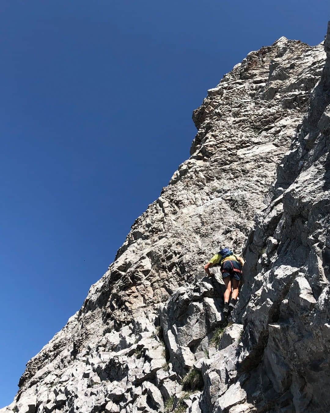 ミレーのインスタグラム：「Aravis scrambling with @jorisperillatpessey   #MilletRiseUp」