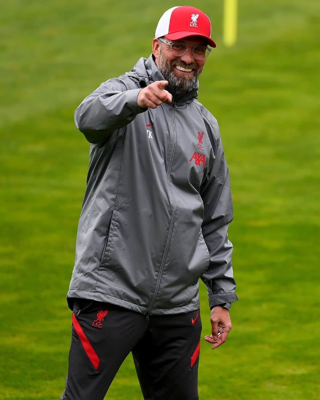 リヴァプールFCさんのインスタグラム写真 - (リヴァプールFCInstagram)「Ready for some training images? 𝙊𝙁 𝘾𝙊𝙐𝙍𝙎𝙀 𝙔𝙊𝙐 𝘼𝙍𝙀 😍 #LFC #LiverpoolFC #Liverpool #Training」9月11日 1時59分 - liverpoolfc