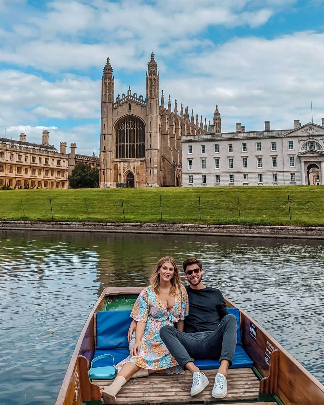 Ashley Jamesさんのインスタグラム写真 - (Ashley JamesInstagram)「Happy birthday Tommy. 🎈 When we met we promised that we'd never stop having adventures, so I needed to plan a birthday adventure that was both lockdown and pregnancy friendly. 🥳  I've always loved organising surprises for friends, but today is the first time for a long time I've got to plan something romantic so I took full advantage. I told him to book a day off work, and took a train to Cambridge for a private boat trip and lunch in a fancy restaurant. Cambridge is just so beautiful, and the sun came out for us too. 🌞  I'll never take for granted meeting such a wonderful, kind, and respectful man, and can't wait for the next year of adventures and surprises. I definitely would not think I'd have been here at all this time last year, who knows where we'll all be next year. 💗🤸🏼‍♀️🦋  I might show you guys exactly what we did when I've caught some rest because it was honestly such a lovely day out. 🥰」9月11日 2時17分 - ashleylouisejames