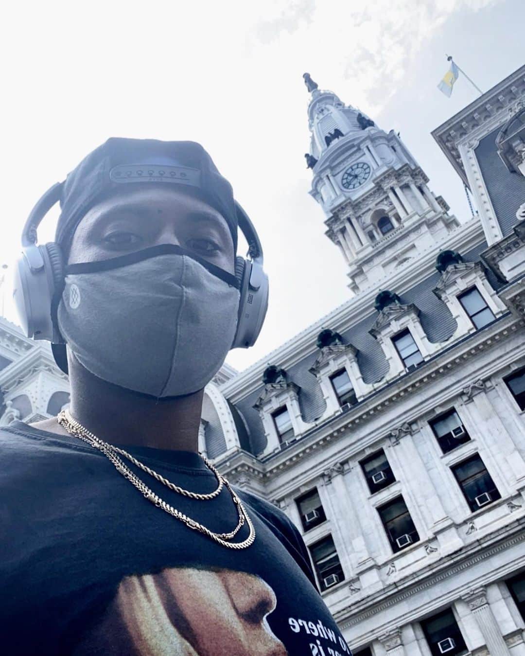 Stanceのインスタグラム：「Got you covered 😷... Sign up for updates on our next mask drop now on Stance.com.  @ishodwair  #punksabdpoets」