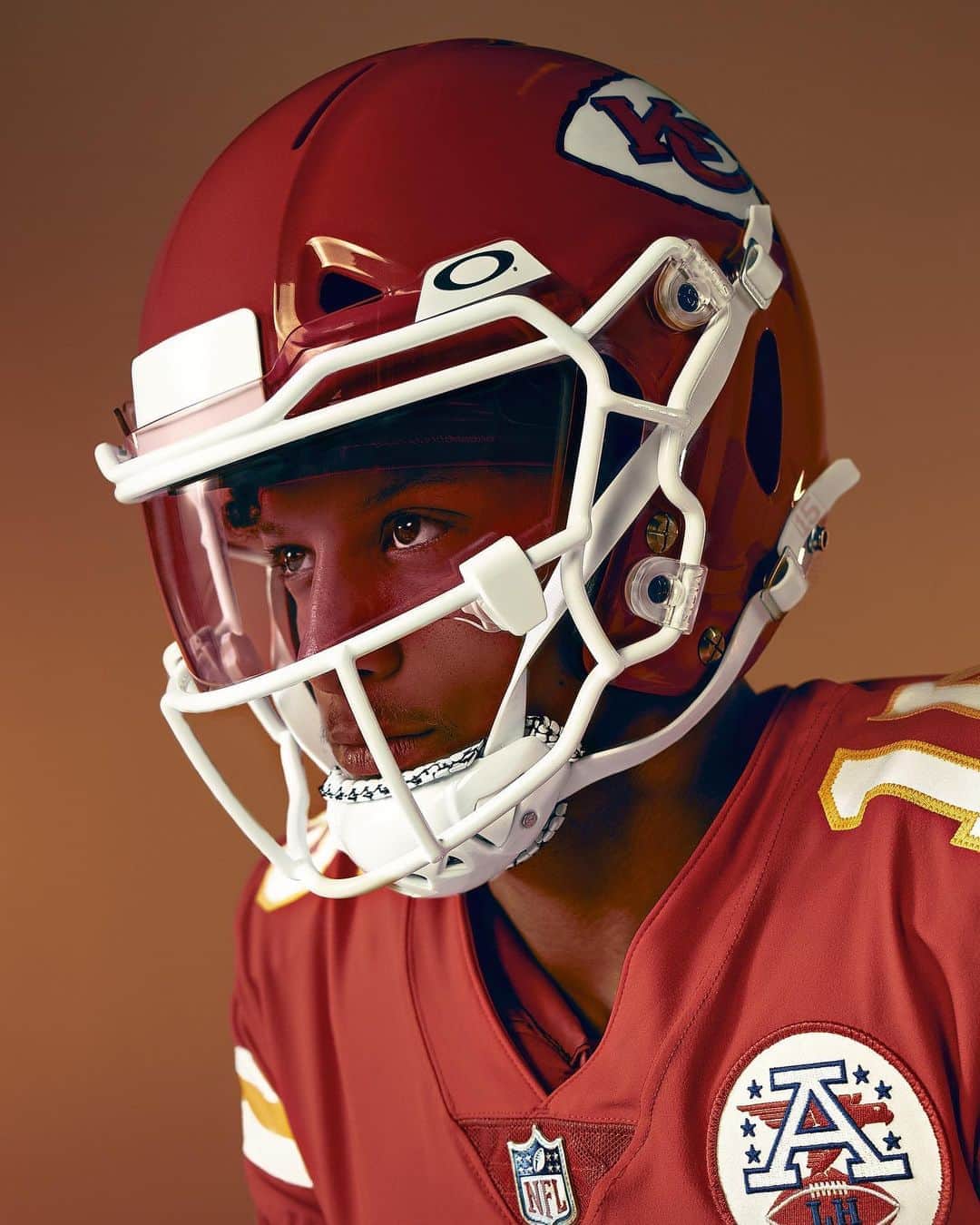 OAKLEYのインスタグラム：「It’s Showtime. ⏰ @patrickmahomes #ForTheLoveOfSport」