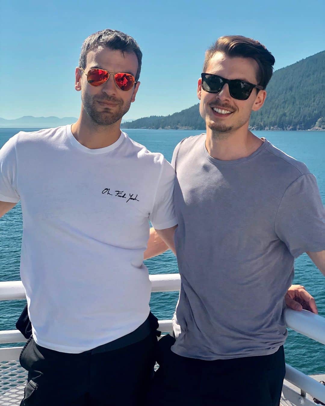 エリック・ラドフォードのインスタグラム：「😎😎  #husbands #adventure #vacation #loveislove #britishcolumbia」