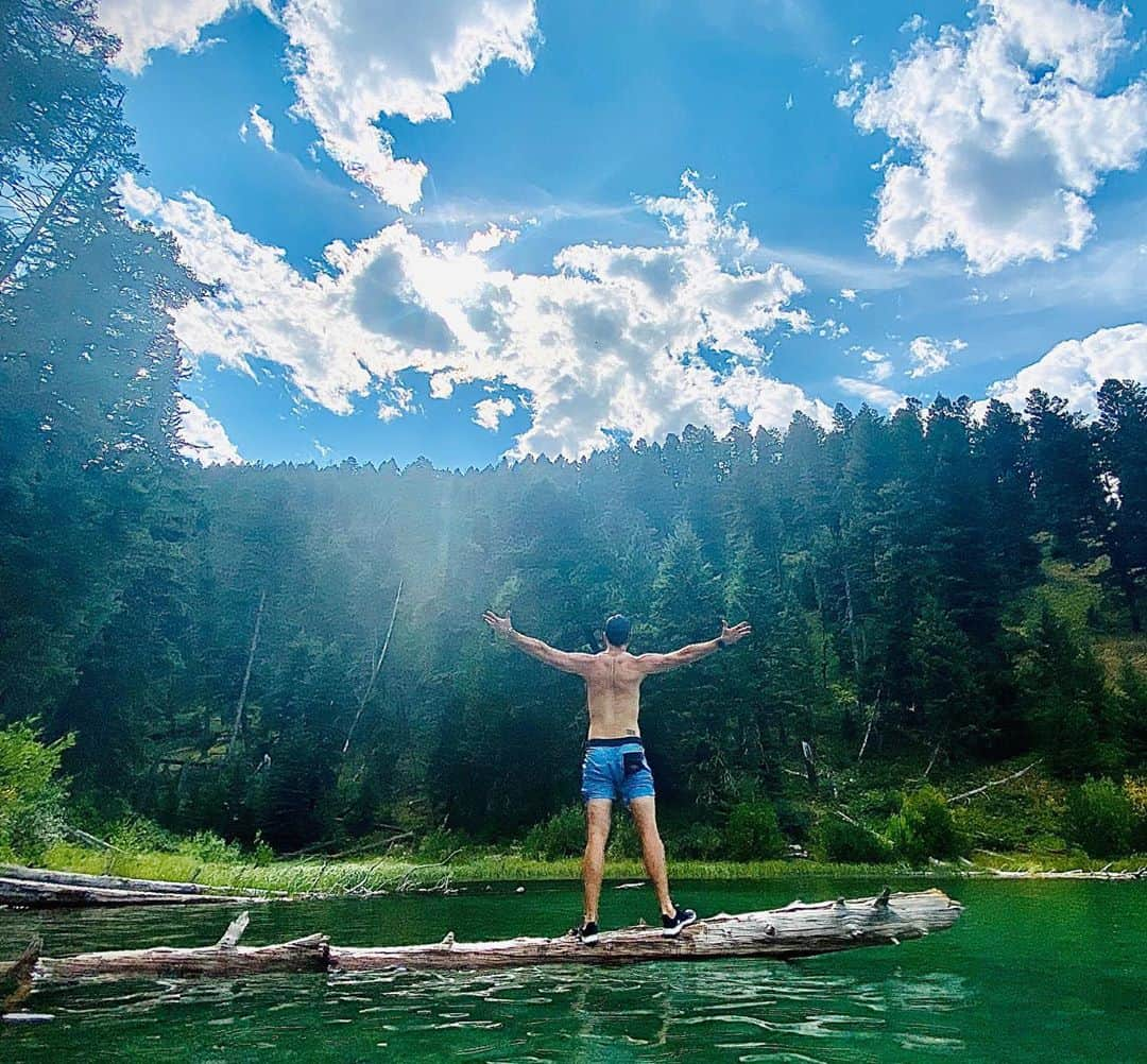 オウェイン・イオマンのインスタグラム：「Our natural world is a place of breathtaking beauty. Let’s take better care of it so generations after us can also marvel at and enjoy its splendor! #nature #climatechangeisreal #climatechange #travel #beauty #naturephotography #naturelovers #lakewade #blueskies #lake #lakelife #splendid_earth #ourplanetdaily #planet #naturelover #water #forest #trees #secretplace photo credit: @gigiyeoman」