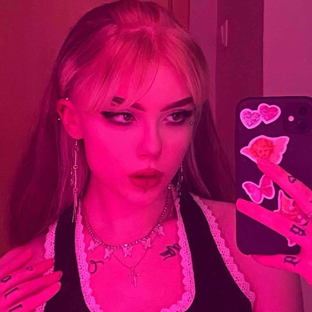 ジョンオプさんのインスタグラム写真 - (ジョンオプInstagram)「what the heck is up necklace and earrings from @sugarandvapor 🥺💕」9月11日 2時27分 - m_jup