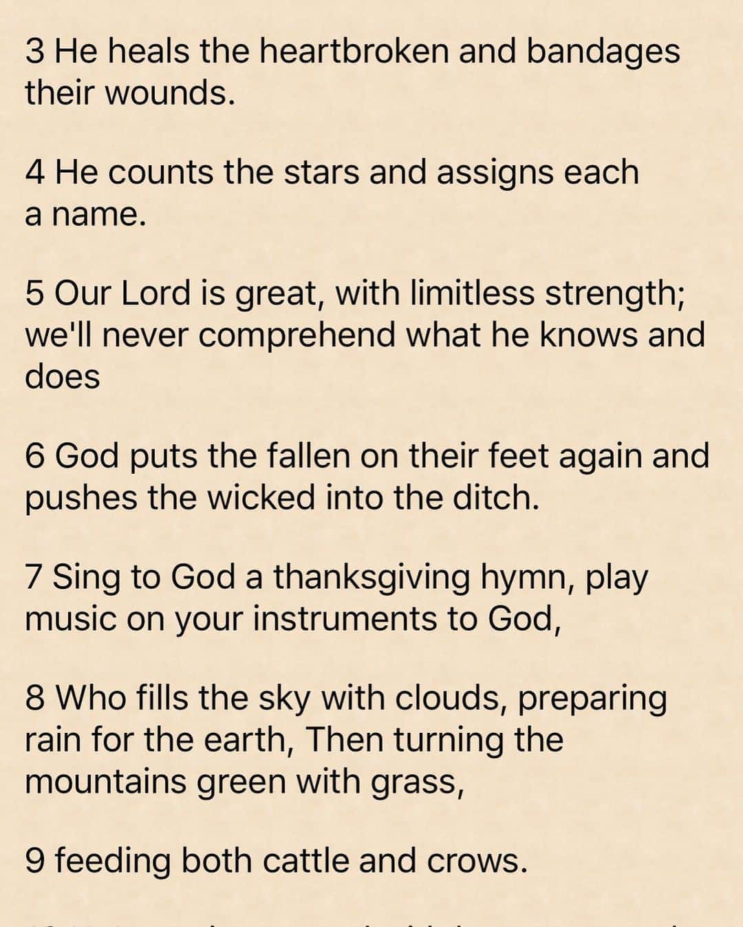 ブリット・ニコルのインスタグラム：「The word of God is so good and is life to us. Even if you only have 2 minutes today to stop and open your bible or the Bible app on your phone, do it. He will speak, He’s that good! He loves you today. He’s called you by name. You are not forgotten, You are not alone. You are loved. It’s true, it’s the GOOD NEWS.」