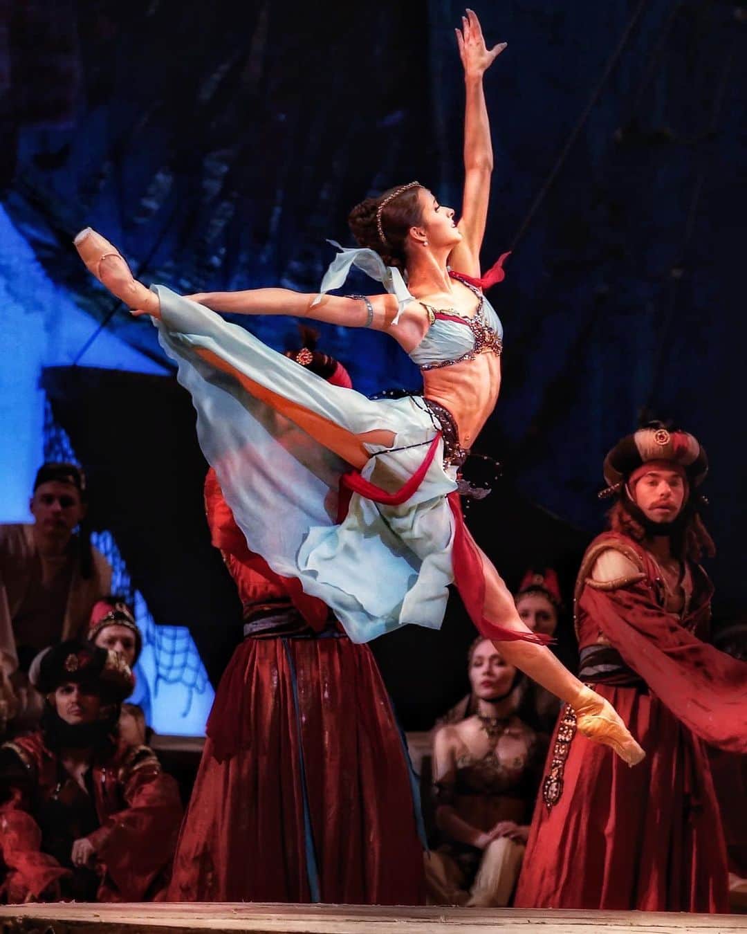 マリア・コーレワさんのインスタグラム写真 - (マリア・コーレワInstagram)「“CORSAIRE” 🌊🏴‍☠️💙 Tomorrow at the Mariinsky - the first 3-act ballet after quarantine 🙏🏻  I’m incredibly honored to be performing with the great @timur.askerov @kimin_kim1028 @nadezhda_batoeva @_aleksei_timofeev 🌟 Wishing the best of luck to all the wonderful dancers!!! ❤️  “КОРСАР” 🌊🏴‍☠️💙 Завтра в Мариинском - первый 3-актный балет после карантина 🙏🏻 Для меня просто огромная честь выйти на сцену с прекрасными @timur.askerov @kimin_kim1028 @nadezhda_batoeva @_aleksei_timofeev 🌟 Желаю большой удачи всем чудесным артистам!!! ❤️  Photo by @silaavvakum」9月11日 2時50分 - marachok