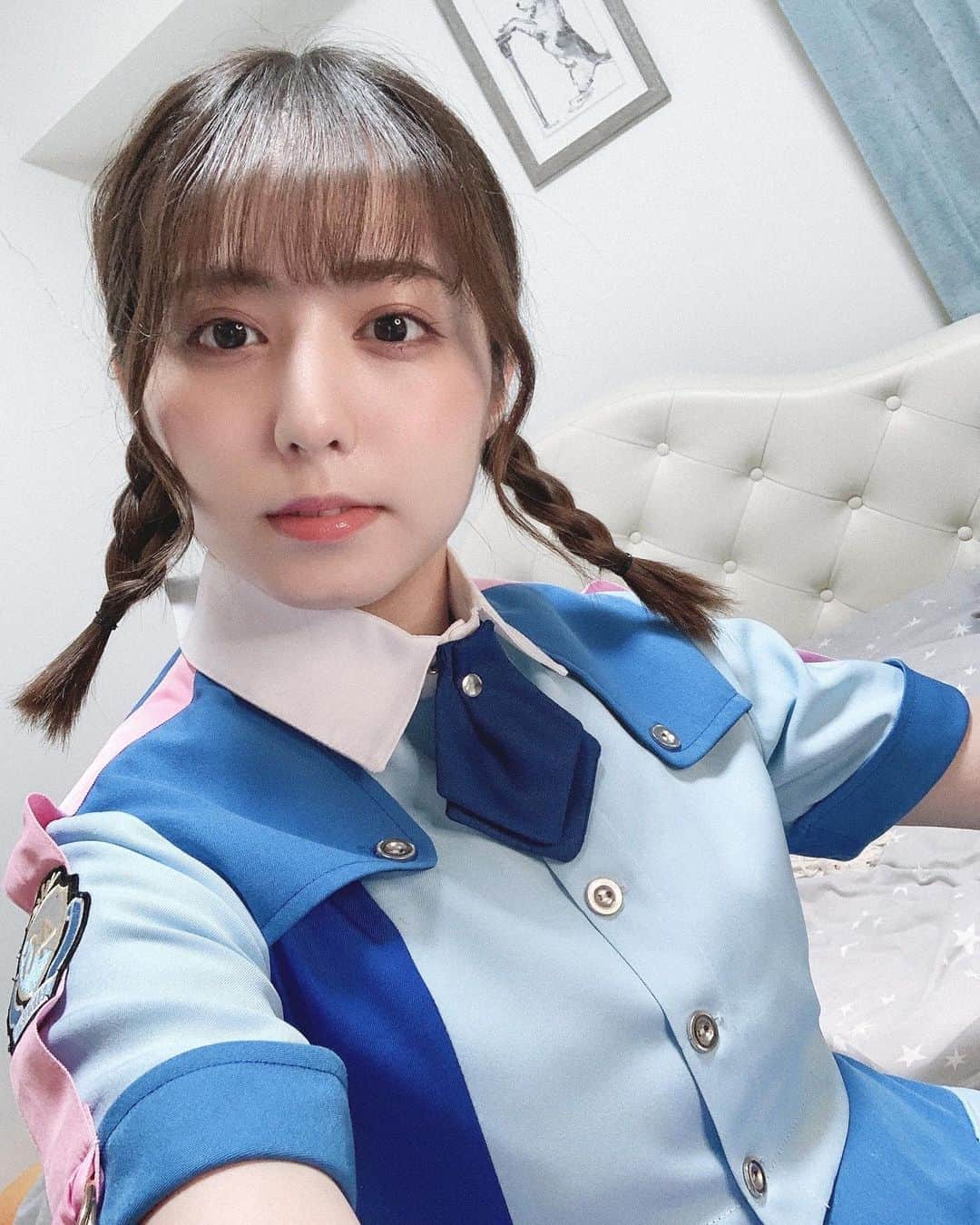 前田美里のインスタグラム：「かようび。(ドレミソラシド衣装コス) #日向坂46  . .  #火曜日 #ドレミソラシド #おひさま  #💙 #コスプレ  #三つ編み  #おうち時間 #stayhome #ノスタルジック #女子力 #自撮り  #film #film_jp #photo #summer #selfie #ファインダー越しの私の世界 #写真好きな人と繋がりたい #ヲタク #欅坂46 #costume #japanesegirl #follow #followme #좋아요 #팔로우미 #팔로미 #오오티디」