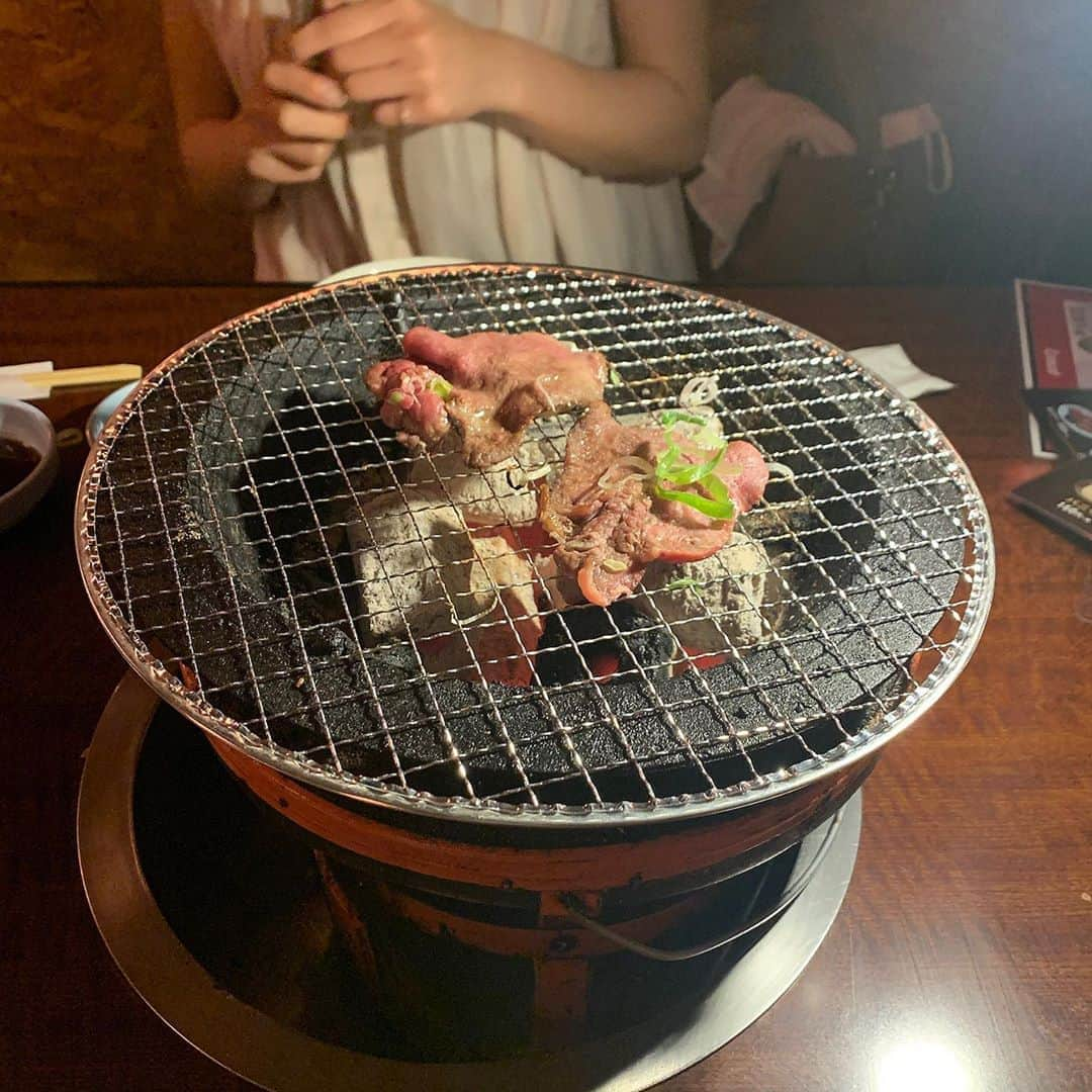 関西LIFE－homelife－さんのインスタグラム写真 - (関西LIFE－homelife－Instagram)「【兵庫県・神戸市】 七輪焼肉【七輪】 . テーブルの真ん中にドーンと大きな七輪が備えられています(*^^*) リーズナブルなお値段で色んな種類のお肉が楽しめます☆ 少し辛いカルビスープが病みつきになりますよ～！！！ . @homelife_local では #homelife_兵庫 では兵庫のいいところを紹介していきます。みなさんの大好きな兵庫を教えてください。 . . #七輪 #七輪焼肉 #焼肉 #塩タン #神戸市西区 #大蔵谷店 #明石焼肉 #神戸焼肉 #カルビスープ  #美味しい #韓国系焼肉 #チェーン店 #伊川谷 #焼肉店 #神戸ランチ #明石ランチ #神戸グルメ #明石グルメ #兵庫ランチ #兵庫グルメ #兵庫旅行 #兵庫観光 #兵庫旅 #そうだ兵庫行こう #観光 #旅行 #兵庫 #japantrip #japantrip2020」8月18日 11時03分 - archihome_local