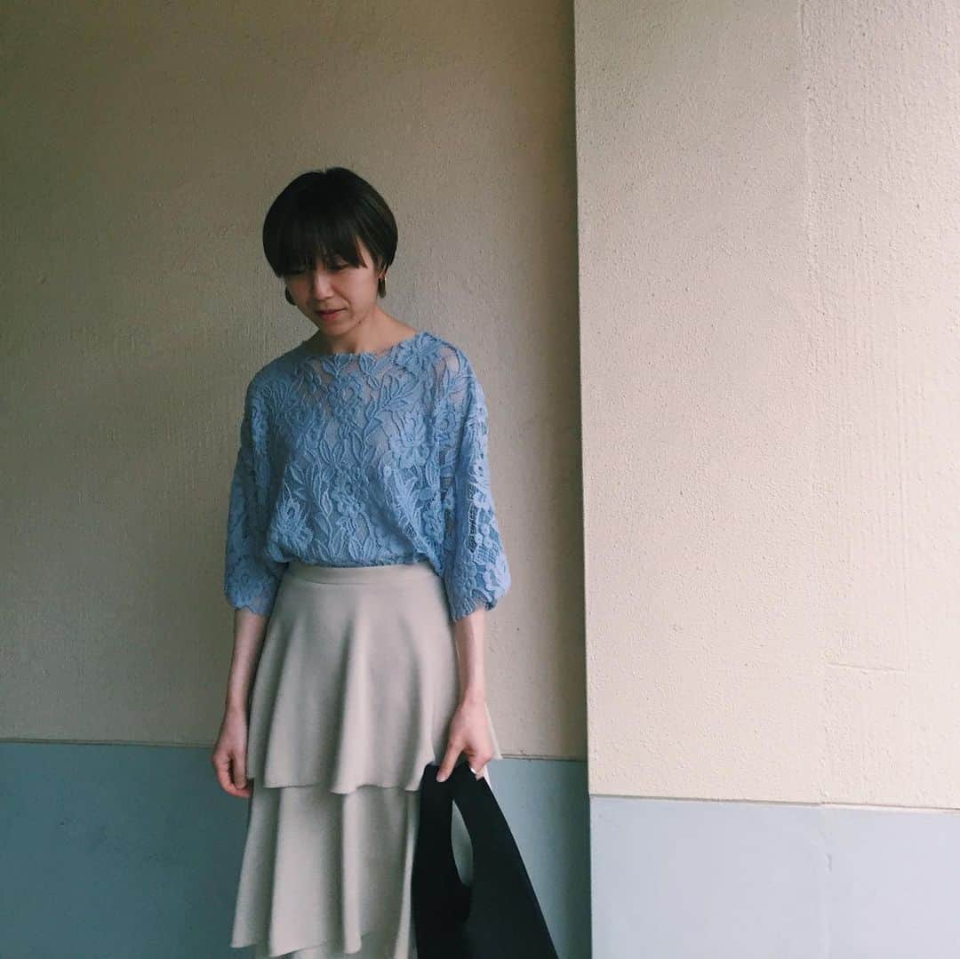 GREED TOKYO STOREさんのインスタグラム写真 - (GREED TOKYO STOREInstagram)「. Floral Stretch Lace Short Sleeve Tee💙🤍🖤 ゆるっと着られるBig Teeなので色々なスタイリングを楽しめます☺️✨ .  . #greedinternational #bedandbreakfastqualityoflife #ohsherry #greedtokyo #greedinternationaltokyo #30代ファッション #30代コーデ #fashion #madeinjapan」8月18日 11時06分 - greed_tokyo