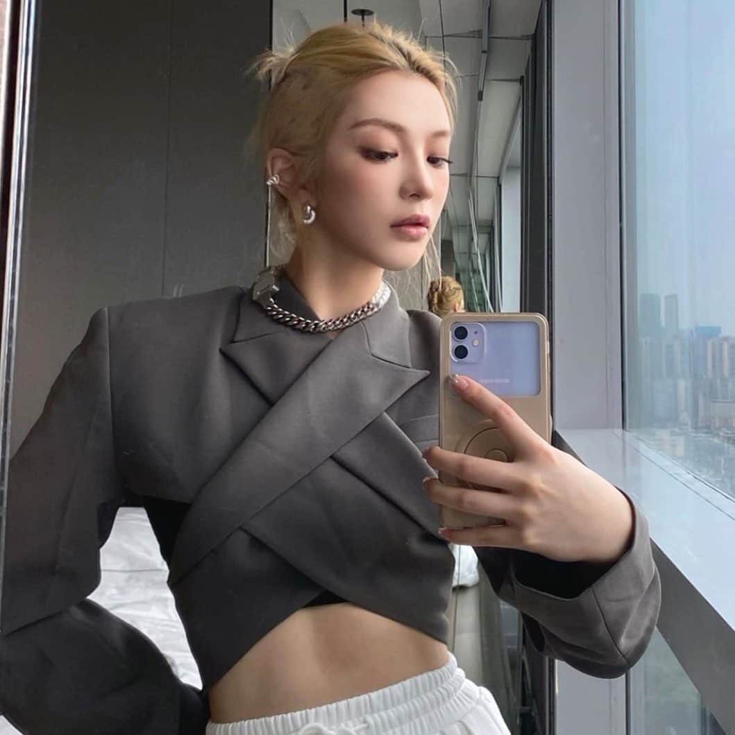 原涼香のインスタグラム：「image🦋🤎 秋モード ㅤㅤㅤㅤㅤㅤㅤㅤㅤㅤㅤㅤㅤ」