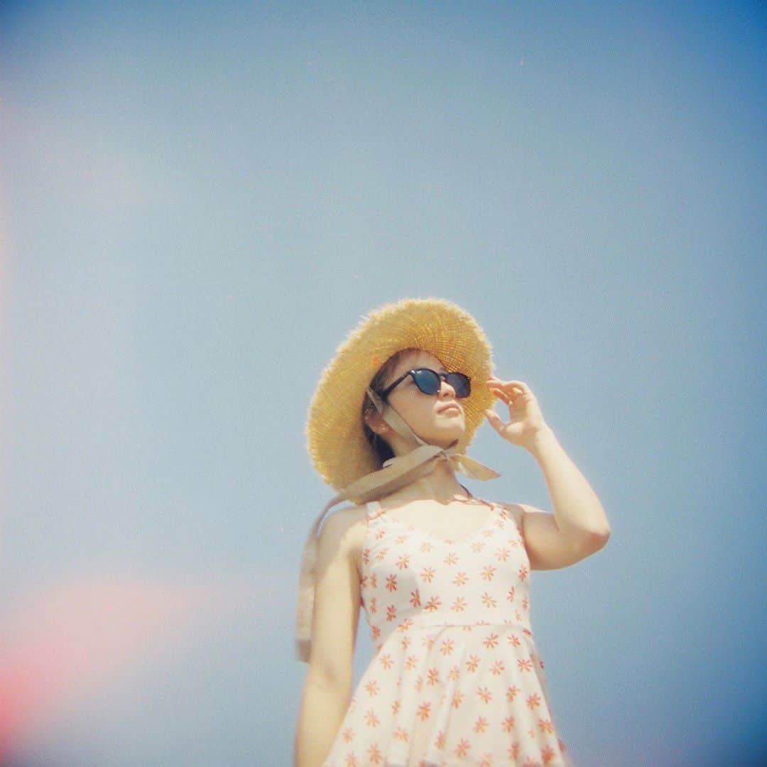 Ami さんのインスタグラム写真 - (Ami Instagram)「貴重な高級フィルムで撮ってくれました🥺🎞🏖✨ この絶妙な質感、好きすぎる‼︎‼︎‼︎ やっぱAyaちゃん天才‼︎  Photoby @aya_dream04」8月18日 11時08分 - ami_dream05