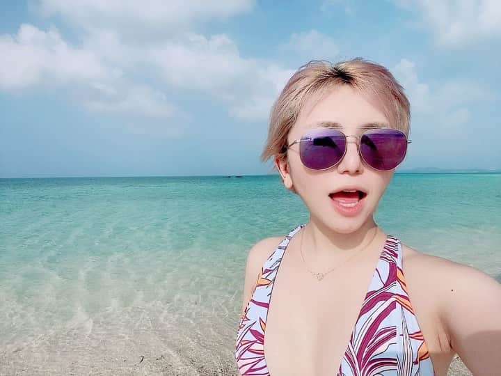 のインスタグラム：「今年も幻の島来れた〜 まだまだ綺麗な場所あって嬉しい」