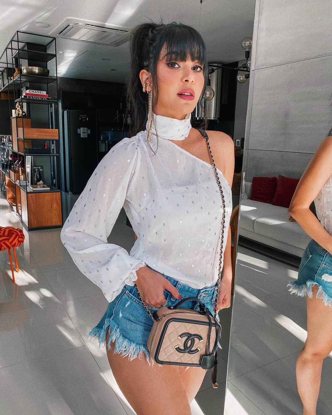 Gabriela Salesのインスタグラム：「Ok só sei fazer essa pose agora 🤡」