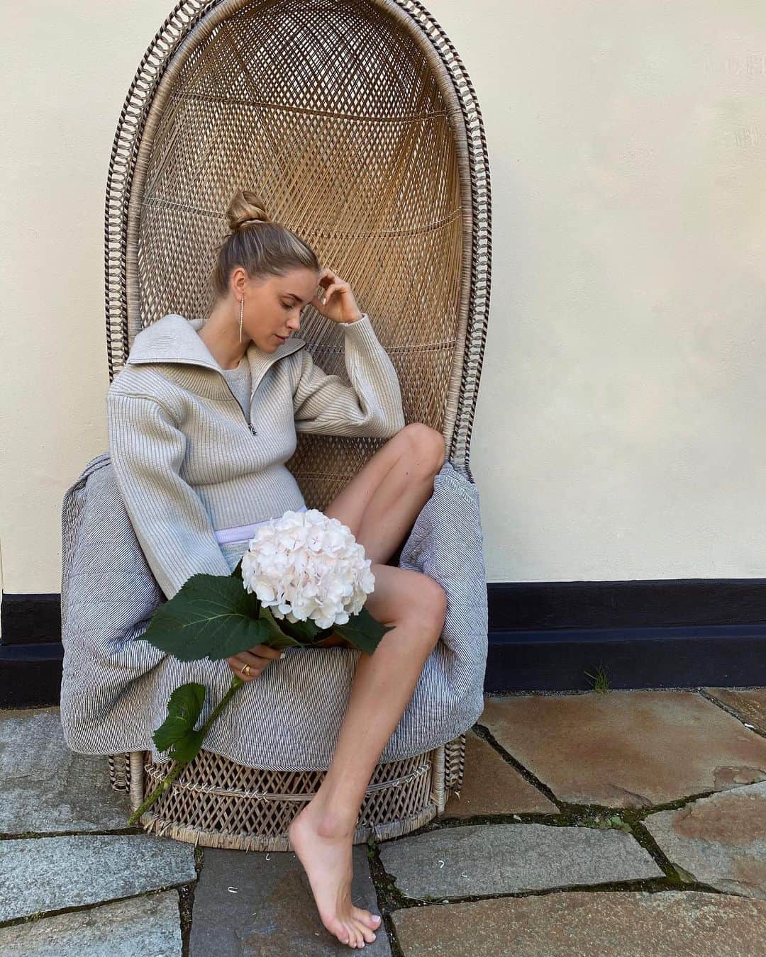 のインスタグラム：「Summer nights 🌸」