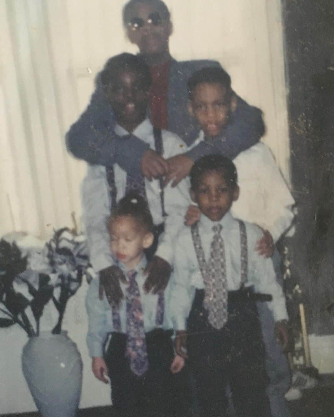 ワカ・フロッカ・フレイムのインスタグラム：「The five amigos #LongLive  #Kayo& #RahRah The forever foundation of family was different back then man I love, trust, and care for one another was different different. Love my brothers!!!!」