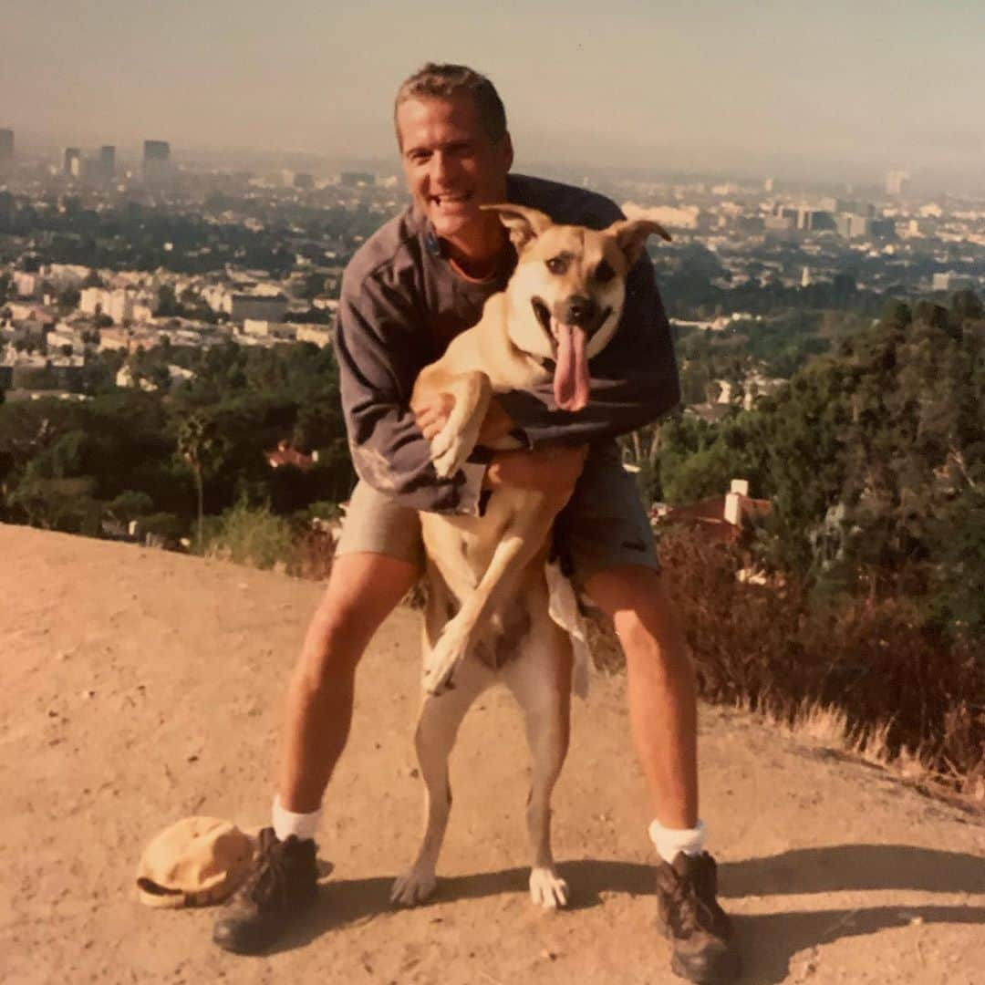 パトリック・ファビアンさんのインスタグラム写真 - (パトリック・ファビアンInstagram)「Dog Days of Summer gone past.....Ruby & me, about 20 years...#runyoncanyon #losangeles #hiking #bestfriends #dogs #nature」8月18日 4時32分 - mrpatrickfabian