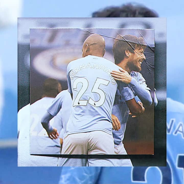 フェルナンジーニョのインスタグラム：「It was an honour to play alongside a such great player and incredible person. Good luck on your next journey. God bless you and your family. 👏🏾👏🏾👏🏾👏🏾  El mago 10years. @david21lva」