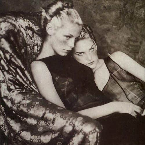 大森美希さんのインスタグラム写真 - (大森美希Instagram)「Tanga Moreau and Lonneke Engel for Alberta Ferretti campaign F/W 1997, by Paolo Roversi  パオロ・ロベルシの写真は繊細だけど力強い。  #mood #inspiration #90s #photography #mode #paoloroversi #fashion #fashionphotography #art #albertaferretti #style #90sfashion #今日のムード #パオロロベルシ #アルベルタフェレッティ #90年代ファッション #ファッション #モード #ファッション写真 #ファッションフォト #アート #モード写真 #今日の一枚 #クリエーター #デザイナー」8月18日 5時21分 - mikiomori_