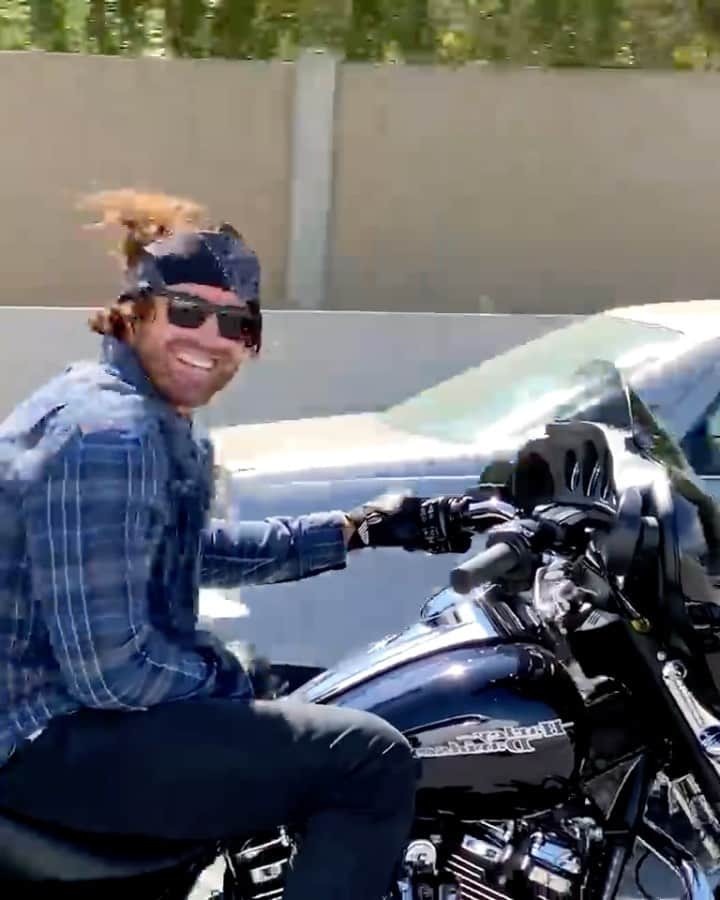 ブロディ・ジェンナーのインスタグラム：「Recap of our incredible 1800 mile journey from Salt Lake City through Yellowstone, Glacier National Park and back to Utah in 6 glorious days. Surround yourself with good people and fill your life with experiences 🤙🏼✌🏼🌎」