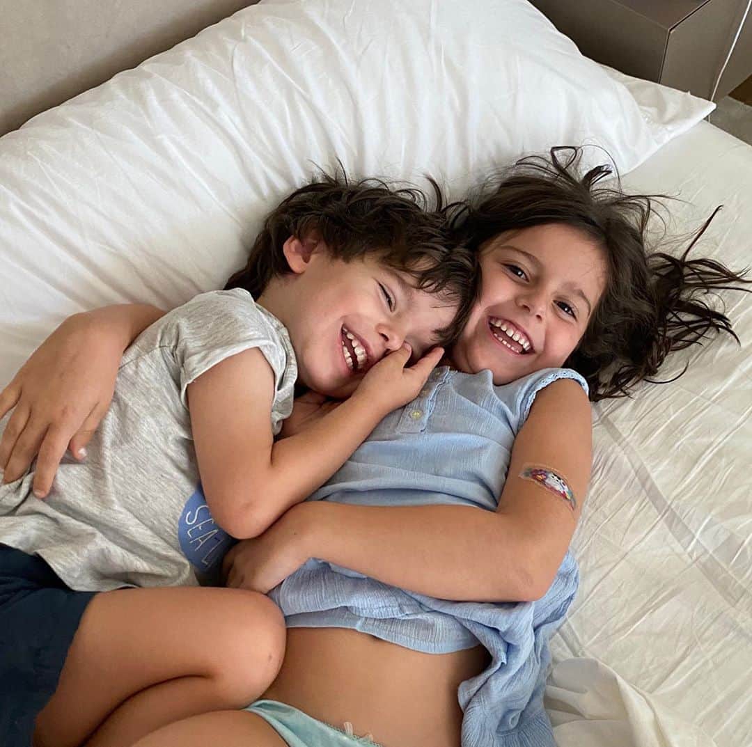 ティボ・クルトゥワのインスタグラム：「Best time with these 2 😍❤️」
