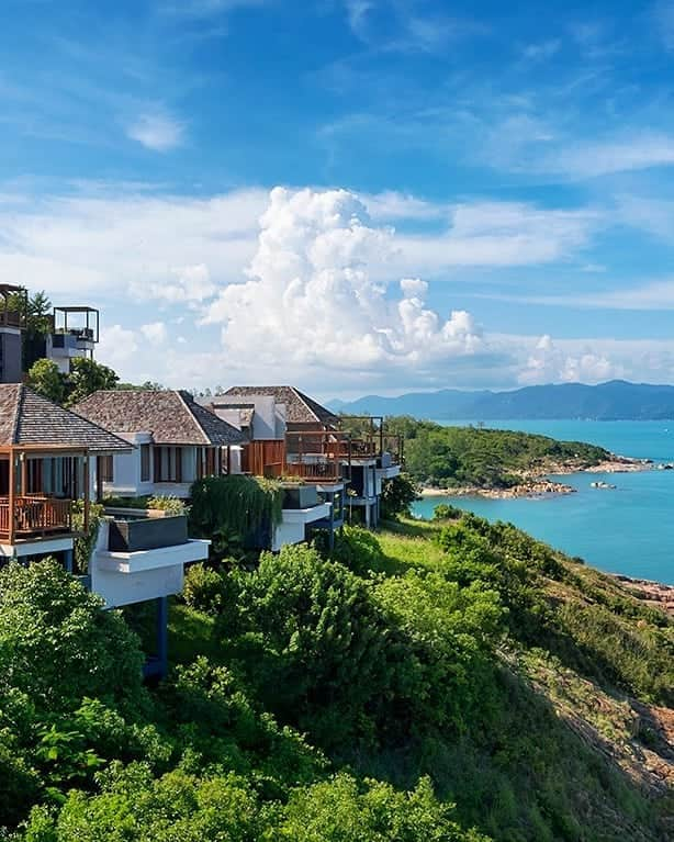 リッツ・カールトンさんのインスタグラム写真 - (リッツ・カールトンInstagram)「Perched on a hillside villa, The Ritz-Carlton, #KohSamui reminds us just how blue the sea and sky can be. #RCMemories」8月18日 6時21分 - ritzcarlton