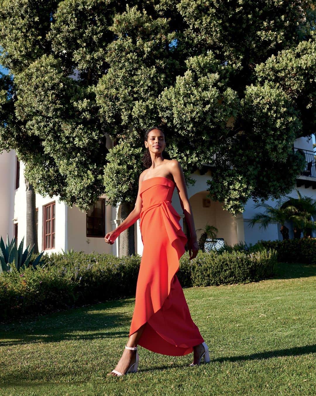 Saks Fifth Avenueのインスタグラム：「Head out to an outdoor dinner in a @chiarabonilapetiterobe dress that'll make a passersby slow down. #SaksStyle」