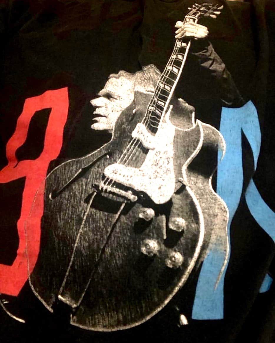 ブライアン・アダムスのインスタグラム：「Japan tour t-shirt from 2012. Domo arigato Yasuhiro-san for sending the photo #bryanadamsJapan」
