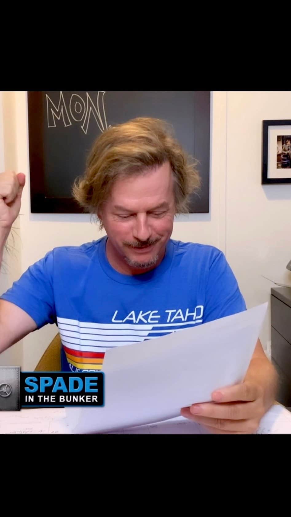 デヴィッド・スペードのインスタグラム：「See why my new headshot is blowing up the Internet...and other hard news topics」