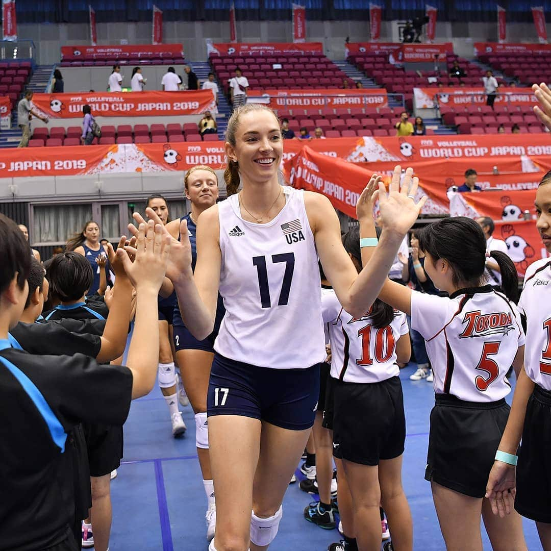 USA Volleyballさんのインスタグラム写真 - (USA VolleyballInstagram)「USAV finished the 2019-20 pro club season with a record 504 international transfer certificates. The transfer portal for 2020-21 opens today! Good luck to all the U.S. players headed overseas. 🍀 - - - Story 🔗 in our bio」8月18日 7時30分 - usavolleyball